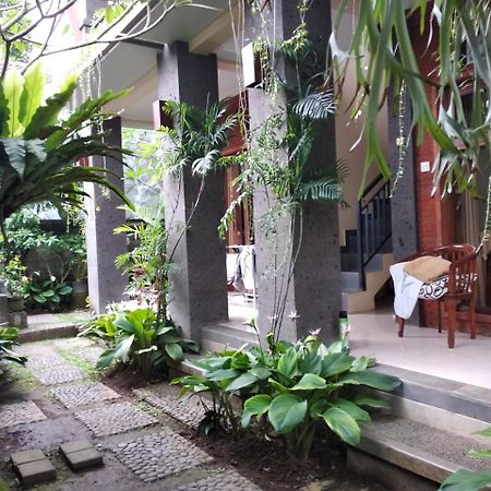 Utari House Hotel อูบุด ภายนอก รูปภาพ