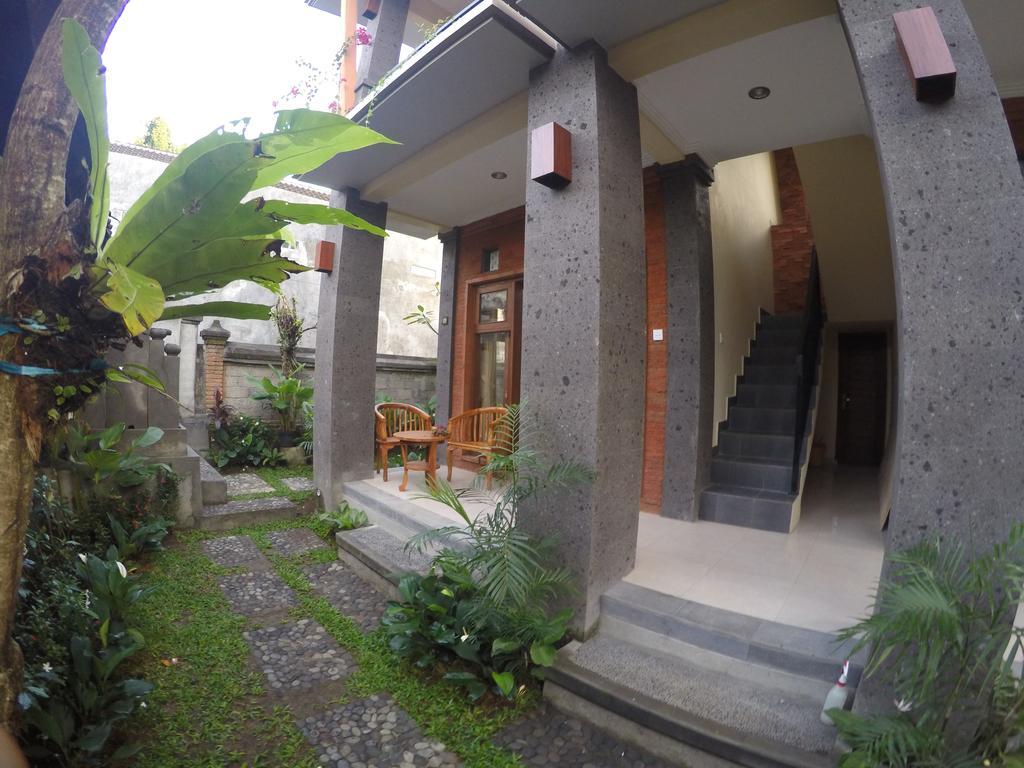 Utari House Hotel อูบุด ภายนอก รูปภาพ