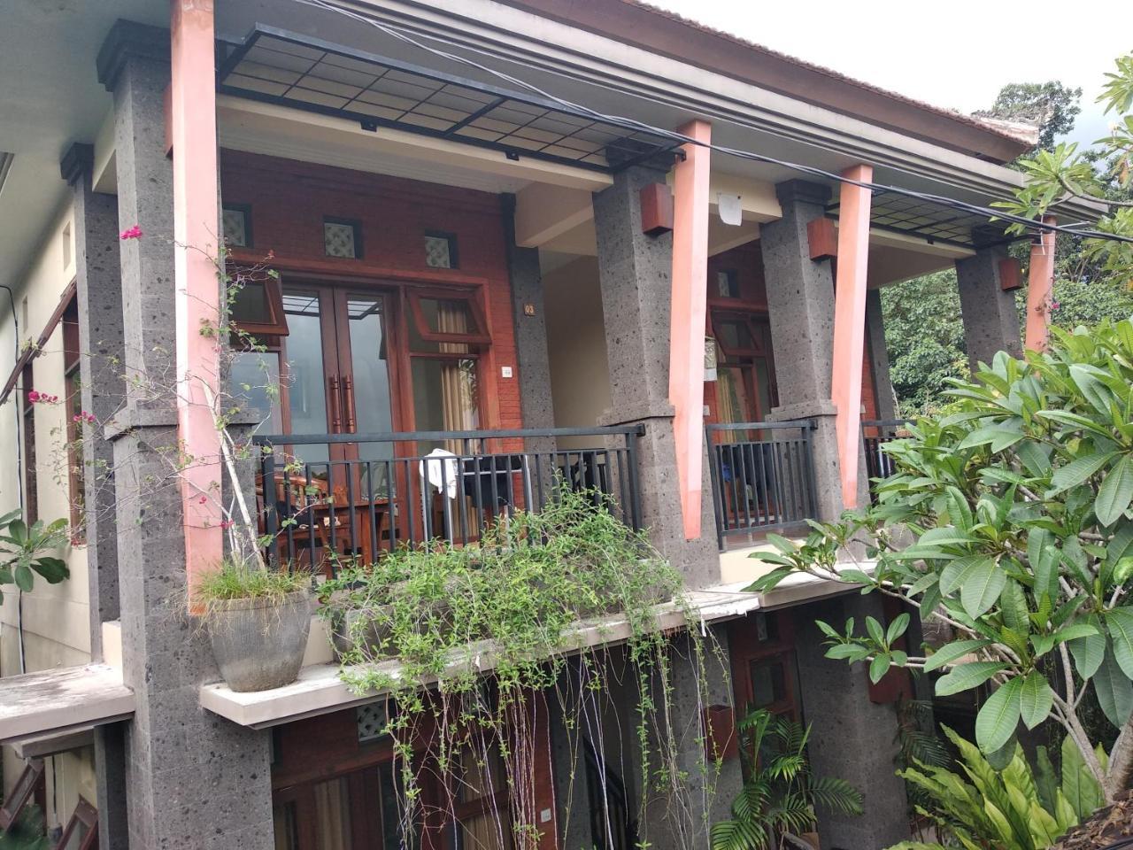Utari House Hotel อูบุด ภายนอก รูปภาพ