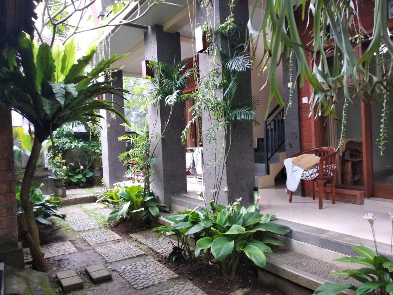 Utari House Hotel อูบุด ภายนอก รูปภาพ